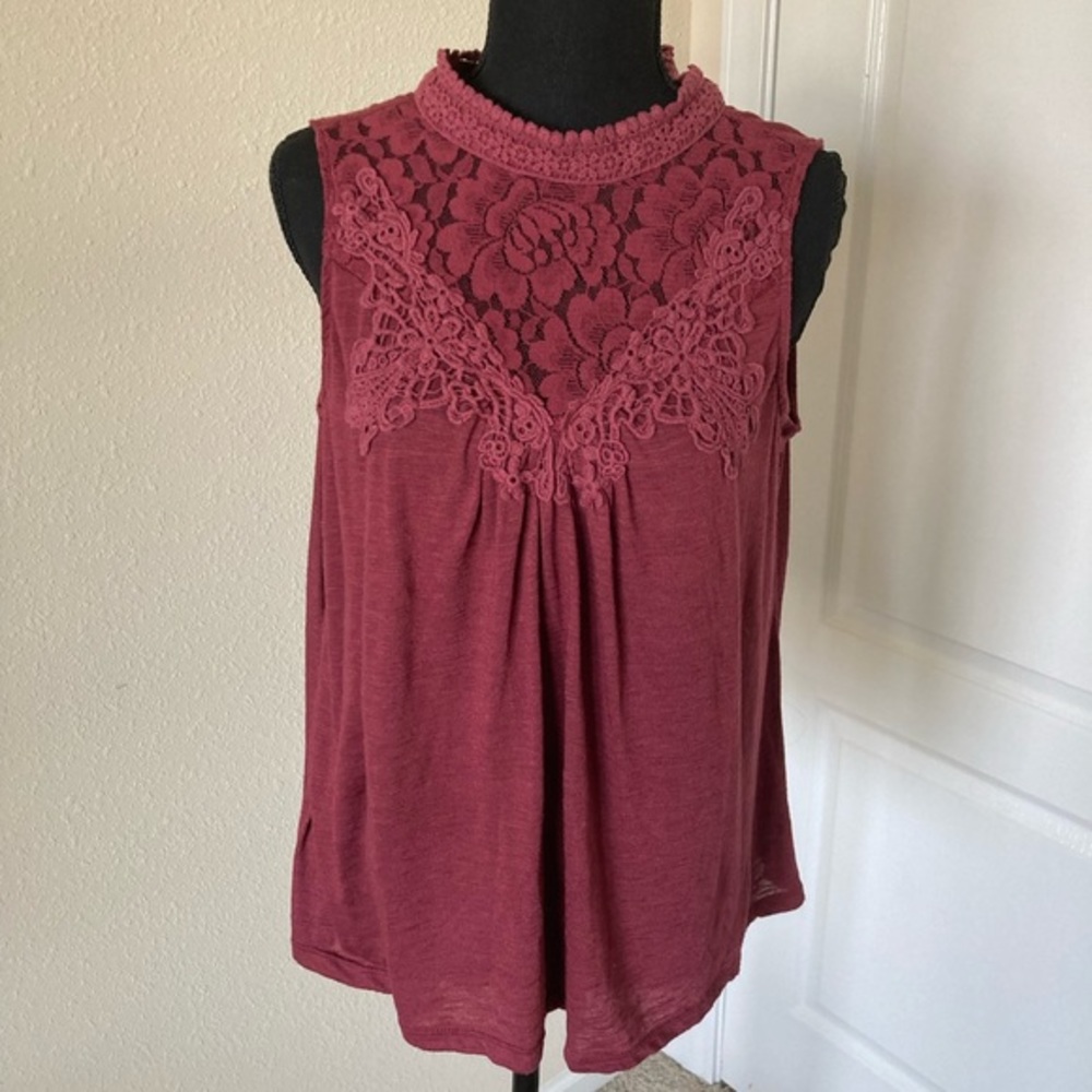 Xhilaration Brand red top. Size‎ Large. VERY SMALL SNAG in the back.
